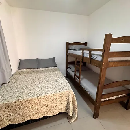 Casa em Bertioga condomínio 200 metros da praia-2